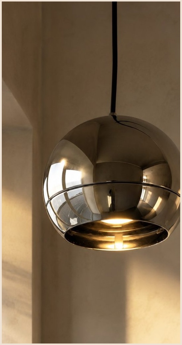 Suspension sphérique chromée — années 1970