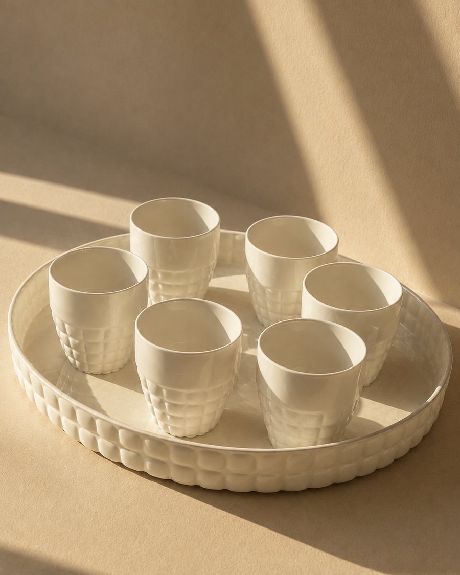 Guzzini Tiffany — plateau ovale et six gobelets, détail des reliefs