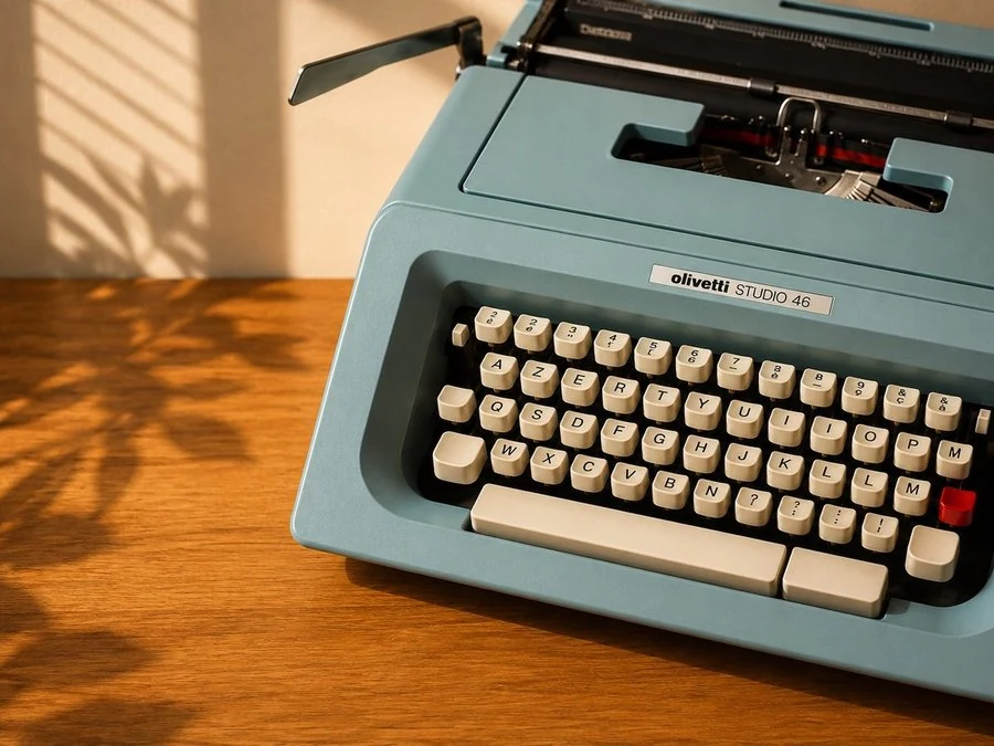 Olivetti Studio 46 — détail clavier — machine à écrire design italien
